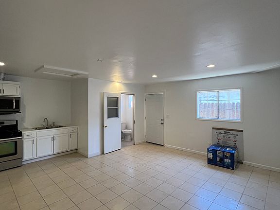 3rd image of 1280 Wingate Pl #B