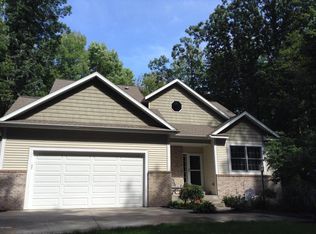 17844 148th Ave, Spring Lake, MI 49456