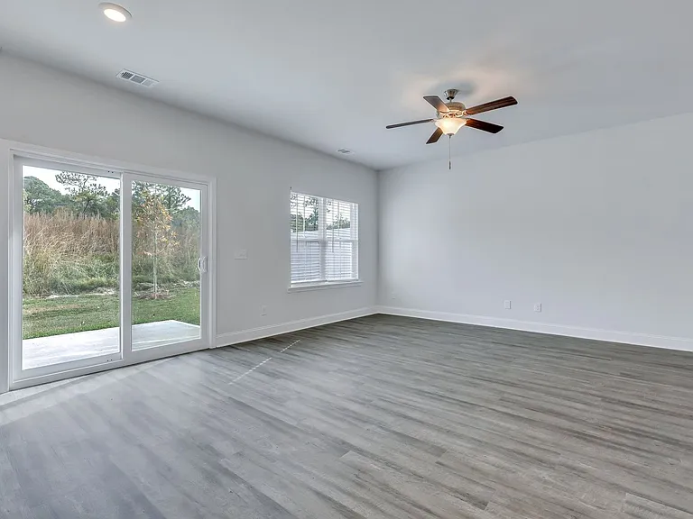 512 Governor Treutlen Cir — Photo 7