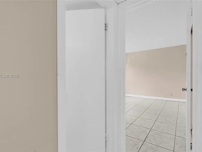 9964 Twin Lakes Dr #35-B — Photo 23