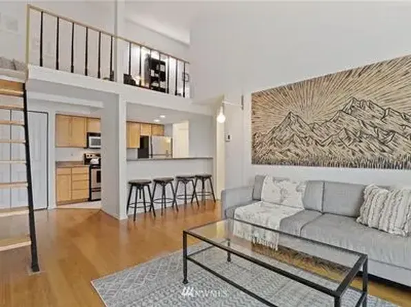 300 10th Ave Unit B402, Seattle, WA 98122