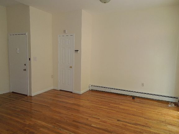 5th image of 68 Clifton Pl #1