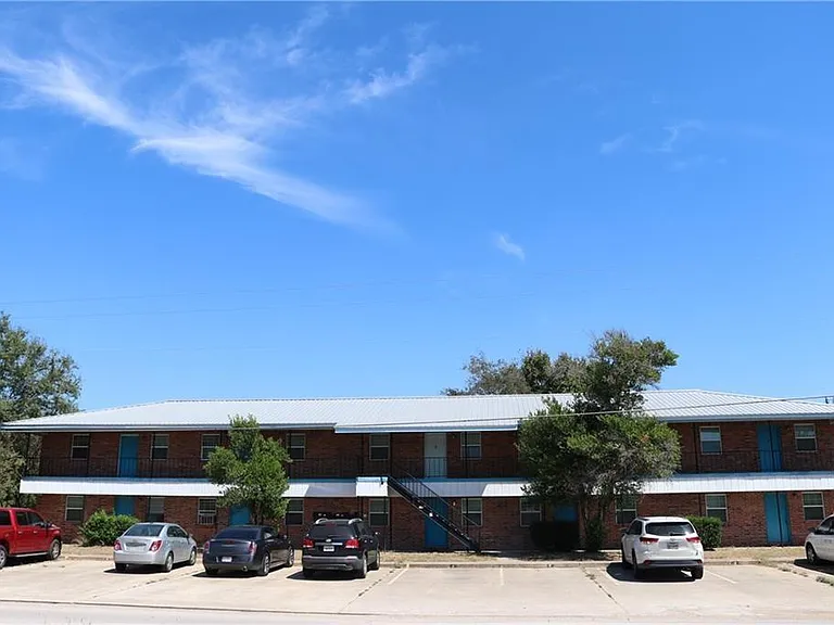302 Calhoun Dr #2 — Photo 2