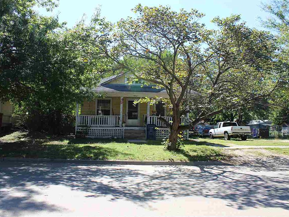 1st image of 609 NW 7th St
