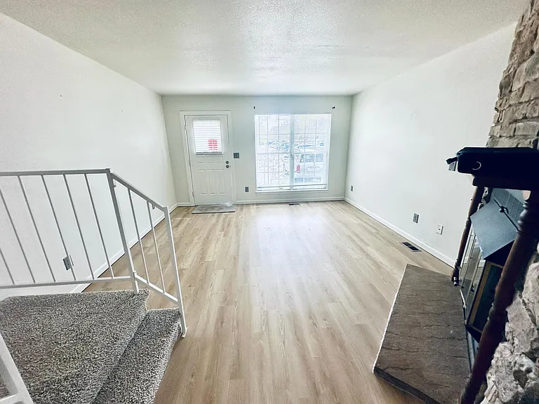 10823 Summerset Way — Photo 6