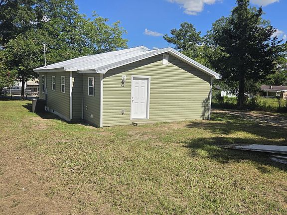 5th image of 214 Tyson Ave