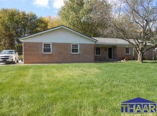8825 Stone Gate Ln, Terre Haute, IN 47802