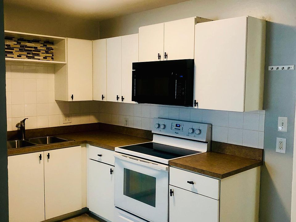1st image of 2512 W Stroud Ave APT 121