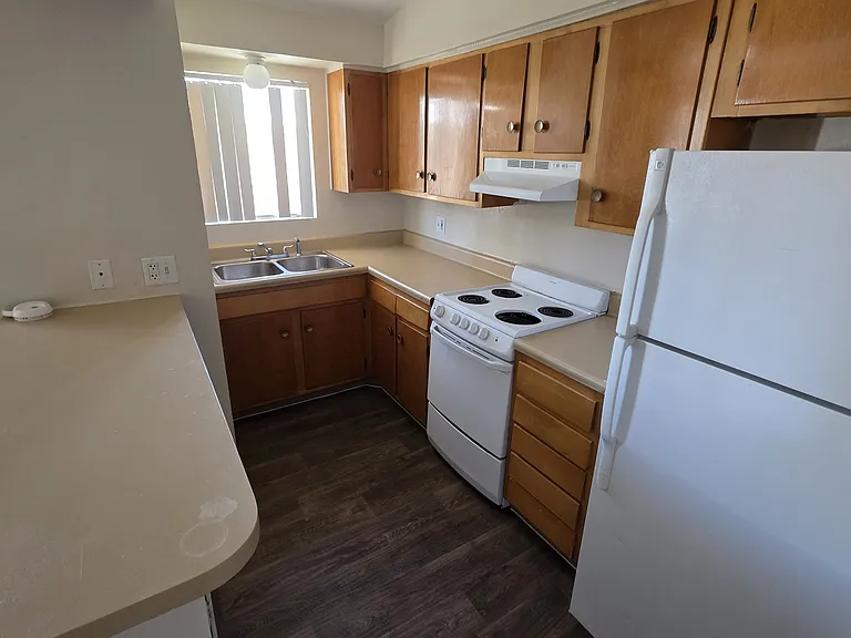 Sierra Linda Apartments — Photo 17