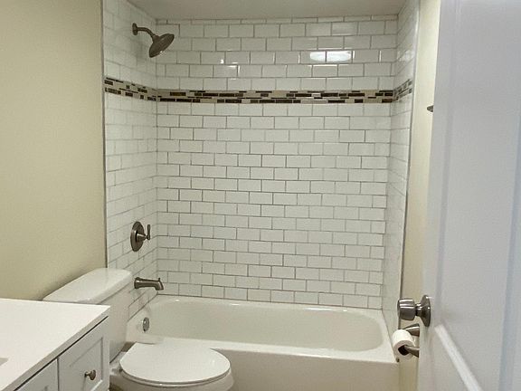 3rd image of 3 Trenton Sq