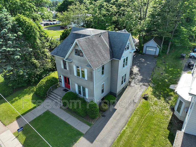 242 N Main St — Photo 20