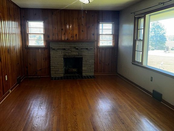 2nd image of 801 Adwolfe Rd