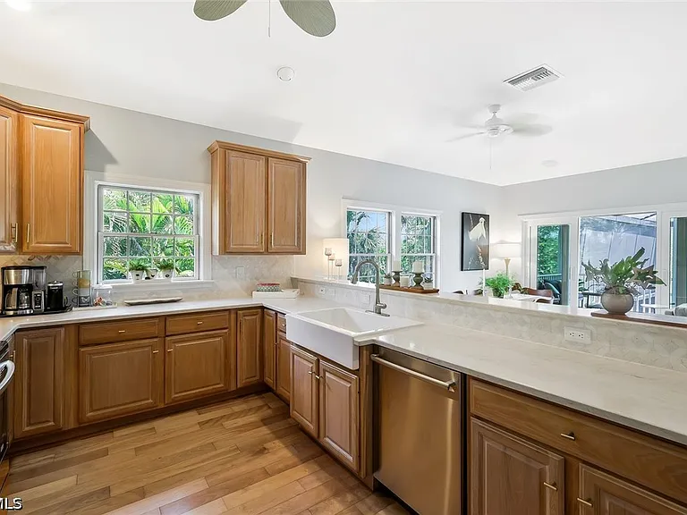 2130 Sunset Cir — Photo 15
