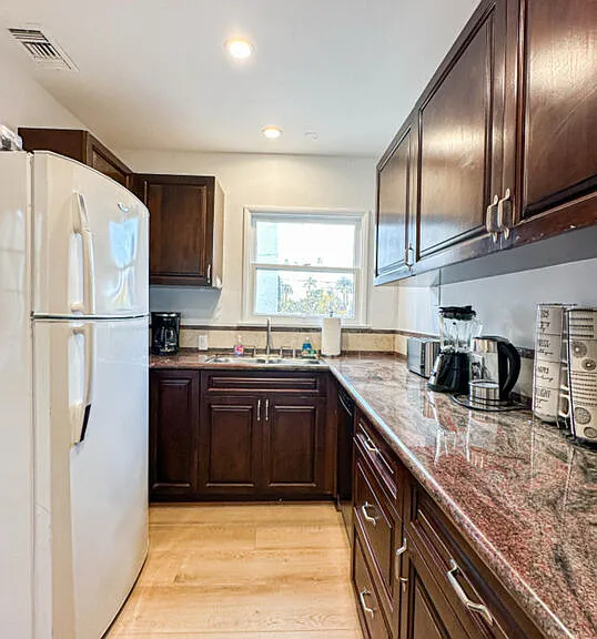 239 S Doheny Dr #239 — Photo 7