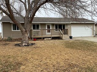916 R St, Tekamah, NE 68061