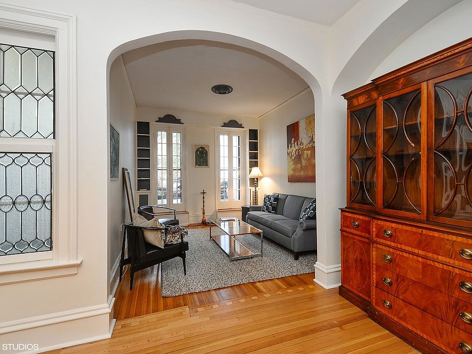 1st image of 405 W Eugenie St