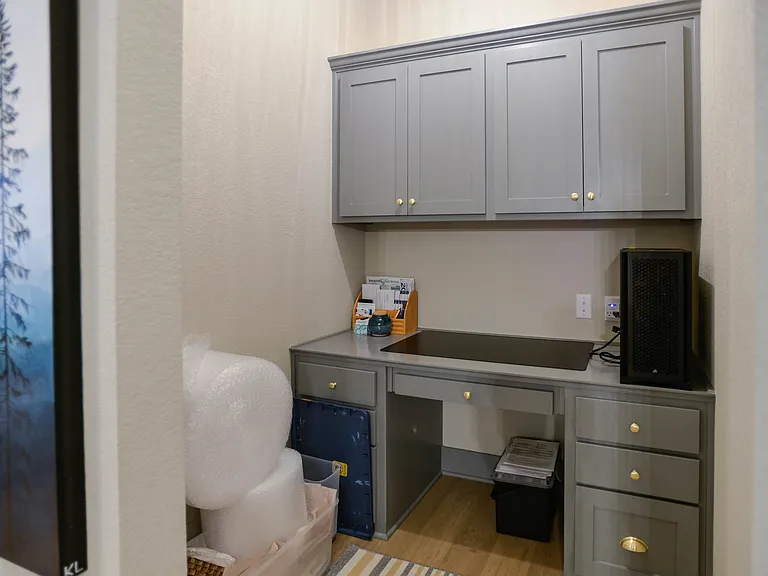 8115 Donnington Ct — Photo 17