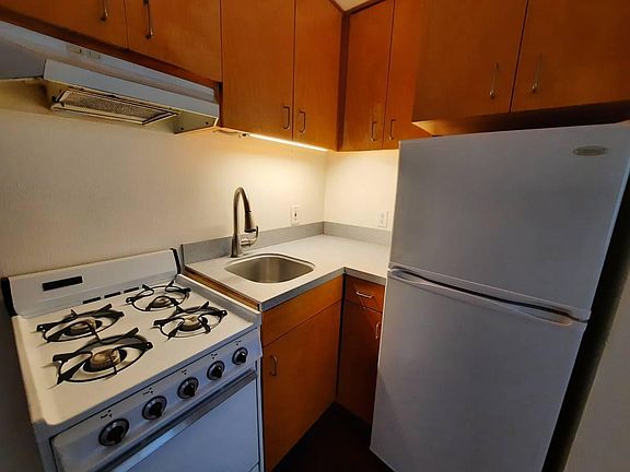 4th image of 1132 7th St #373f61yur