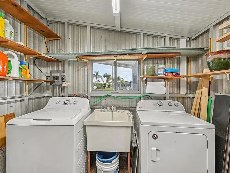 106 Lazy River Rd — Photo 32