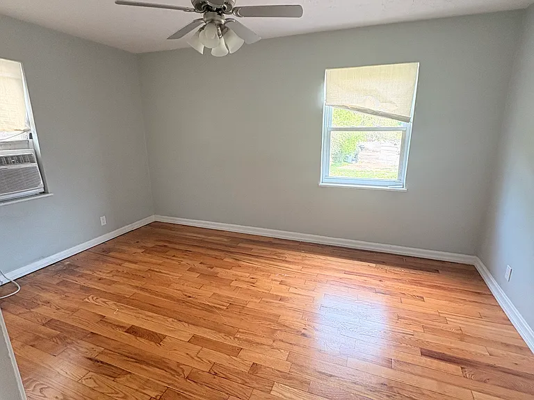 1648 Summit Rd #4 — Photo 7