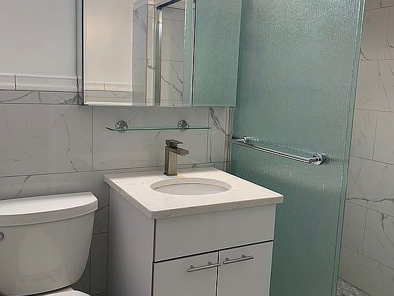2nd image of 3755 Henry Hudson Pkwy W APT 3G