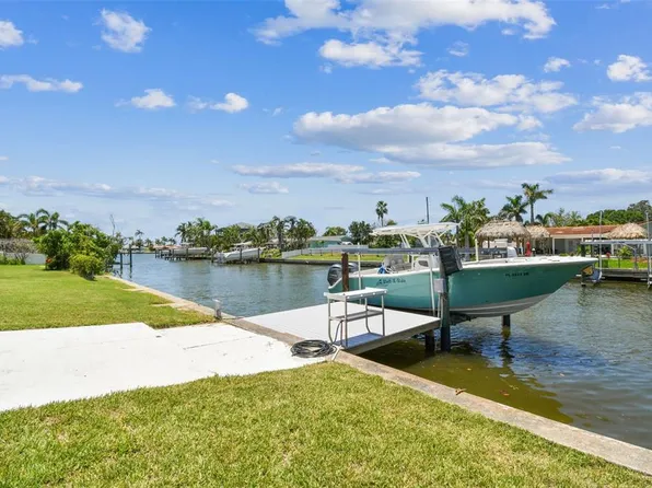 11599 Grove St, Seminole, FL 33772