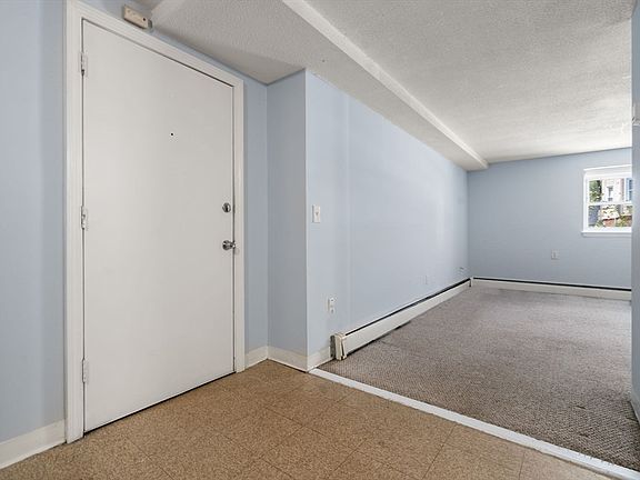 5th image of 71 Oxford Ave APT A