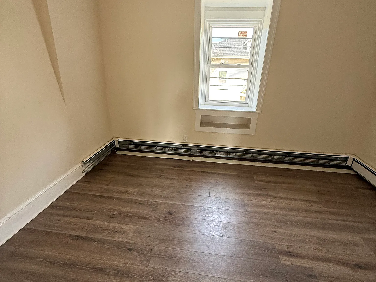 54 Harrison St — Photo 4