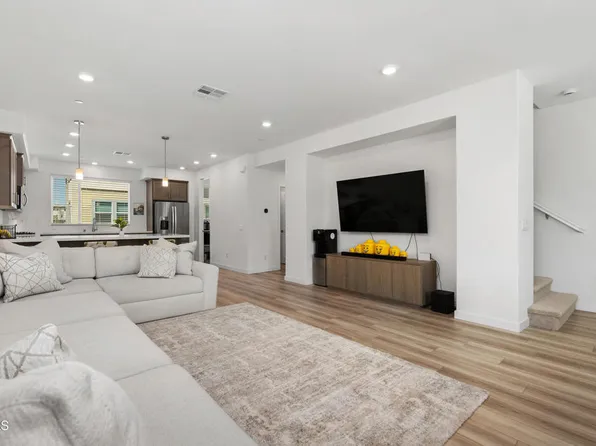 27560 Sanctuary Ct, Stevenson Ranch, CA 91381