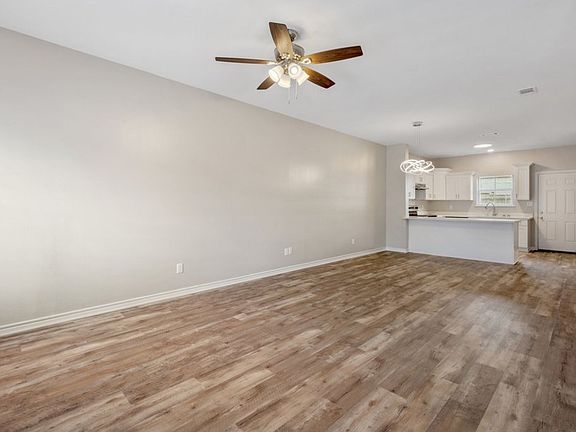 3rd image of 1711 Mignonette Ln #7-B