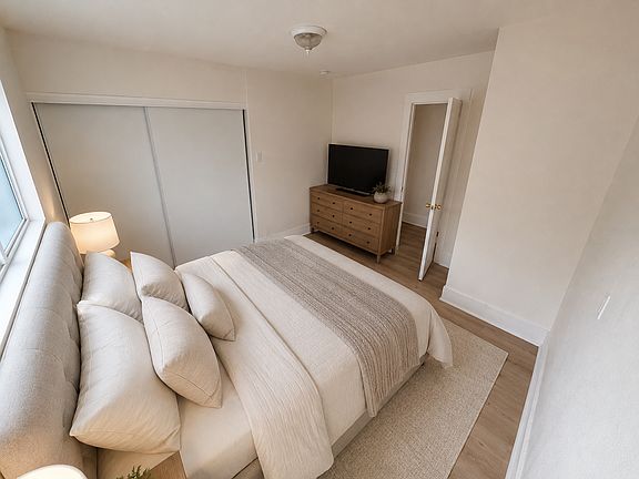 5th image of 859 N Wilton Pl #1
