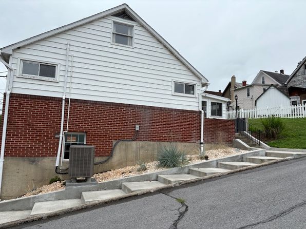 220 Pearl St