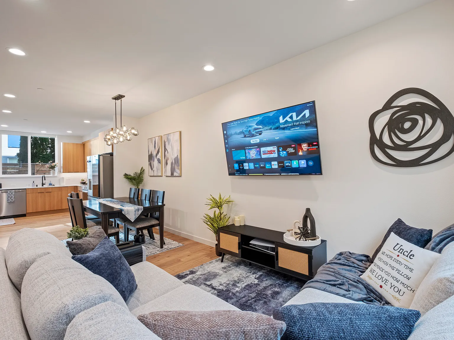 3 bed, 1428 sqft, $4,800 — Photo 4