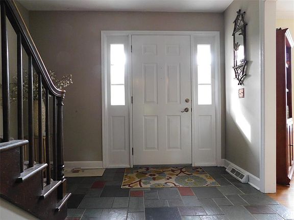 2nd image of 39 Elmwood Dr