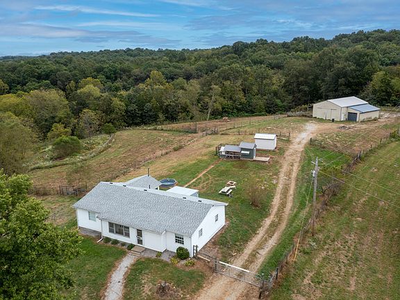 3rd image of 3140 Crooked Creek Rd