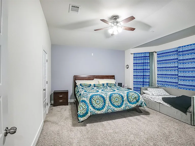 15912 Cadoz Dr — Photo 15