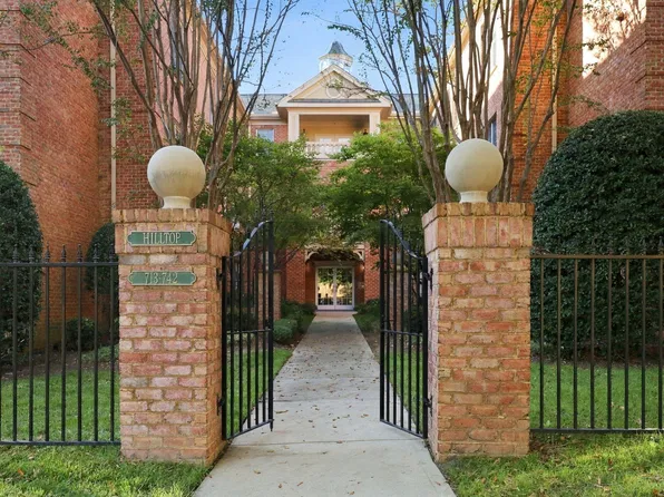 734 W Barbee Chapel Rd #734, Chapel Hill, NC 27517