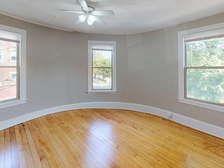 1729 Commonwealth Ave — Photo 4