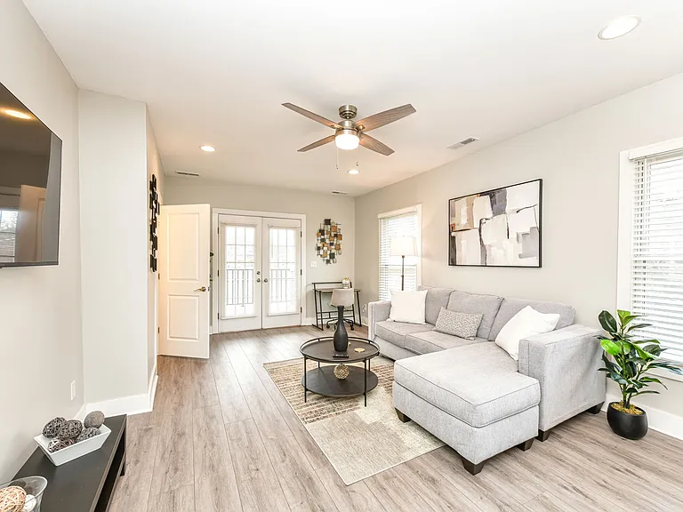 2645 N College Ave #C — Photo 7
