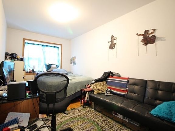 5th image of 243 Skillman Ave #1