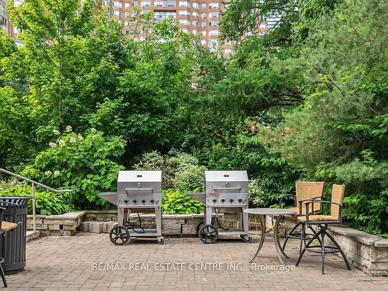 3880 Duke Of York Blvd #1415 — Photo 19