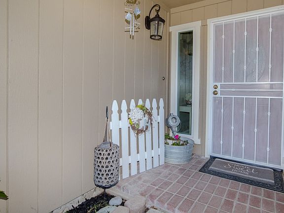 3rd image of 1445 Bridle Ln
