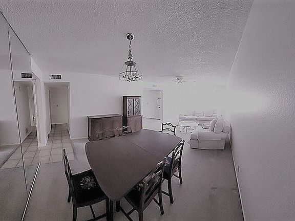 4th image of 7137 N Via De Paesia