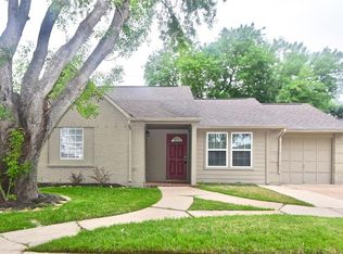 6611 Tara Dr, Richmond, TX 77469