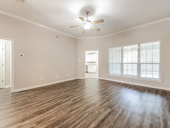 4th image of 1105 Brookhaven Dr