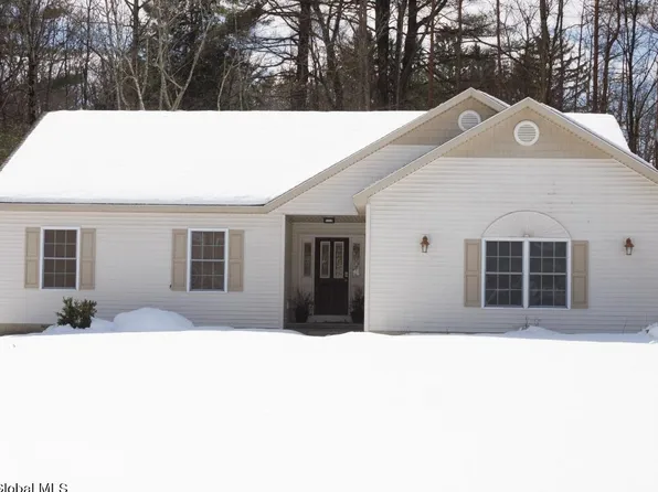 9 Hillcrest Drive, West Sand Lake, NY 12196