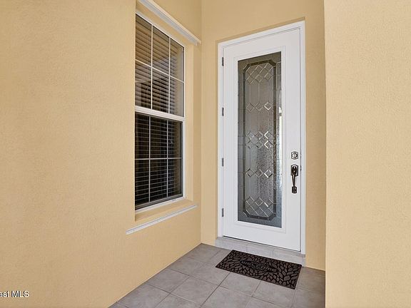 5th image of 3547 Plume Way SE