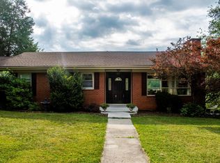 221 Shirley Dr, Bristol, TN 37620