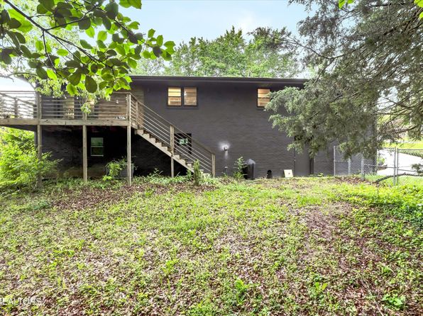 328 Liveoak Dr, Knoxville, TN 37920