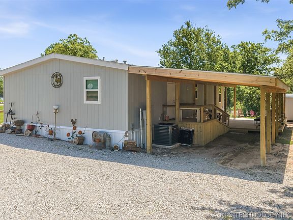 4th image of 607 Five Lakes Dr